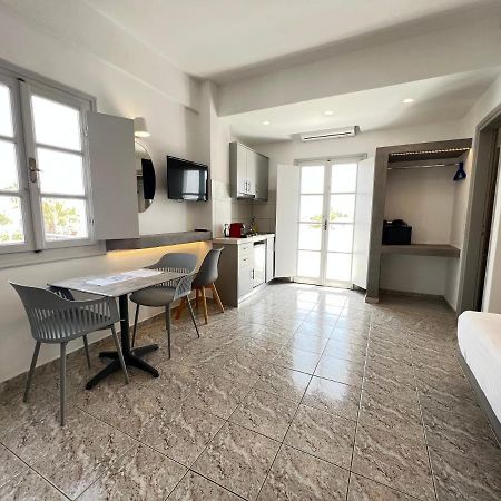 White Lily Suites & Lofts - Adults Only 16 Plus Perivolos  Exterior photo