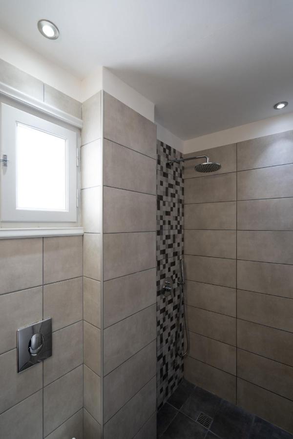 White Lily Suites & Lofts - Adults Only 16 Plus Perivolos  Exterior photo