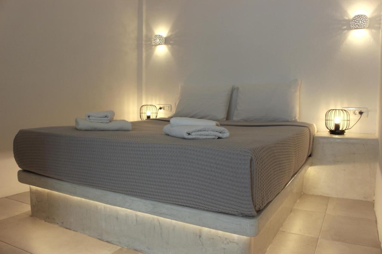 White Lily Suites & Lofts - Adults Only 16 Plus Perivolos  Exterior photo