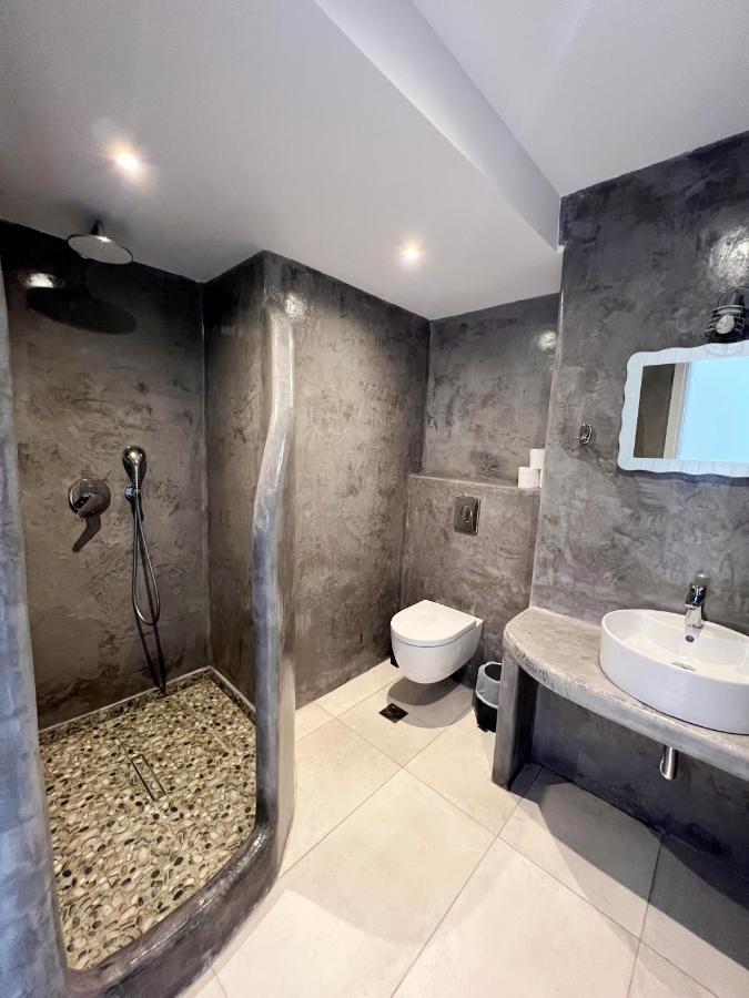 White Lily Suites & Lofts - Adults Only 16 Plus Perivolos  Exterior photo