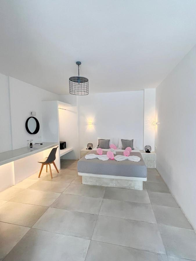 White Lily Suites & Lofts - Adults Only 16 Plus Perivolos  Exterior photo