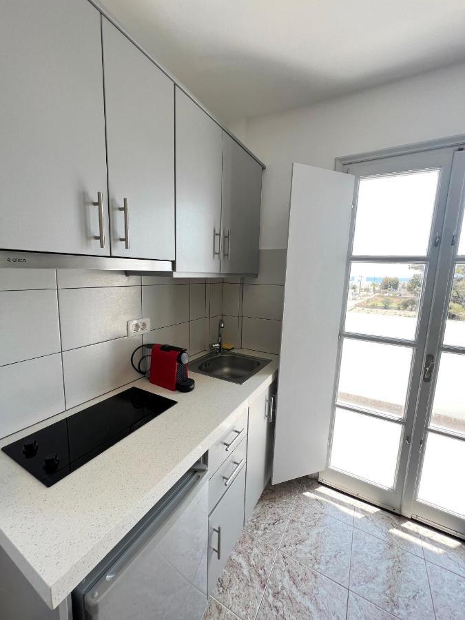 White Lily Suites & Lofts - Adults Only 16 Plus Perivolos  Exterior photo