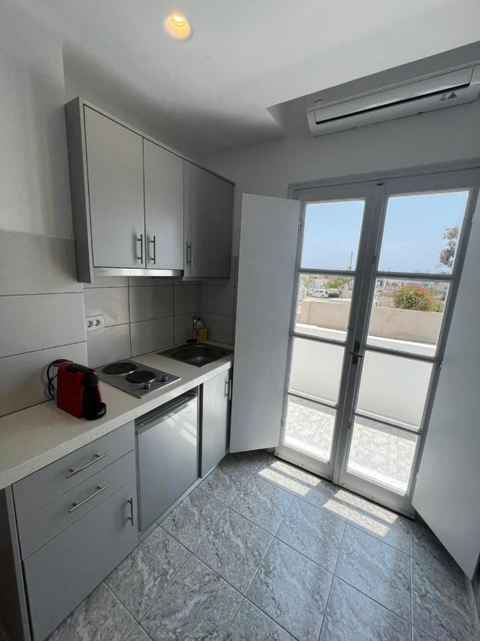 White Lily Suites & Lofts - Adults Only 16 Plus Perivolos  Exterior photo