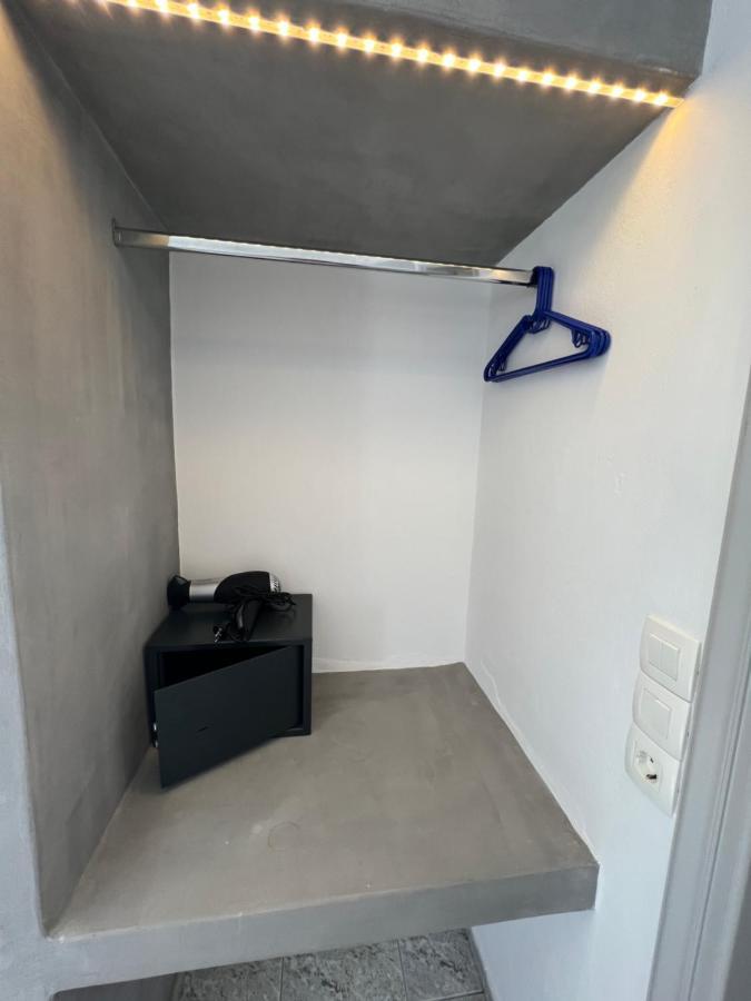 White Lily Suites & Lofts - Adults Only 16 Plus Perivolos  Exterior photo