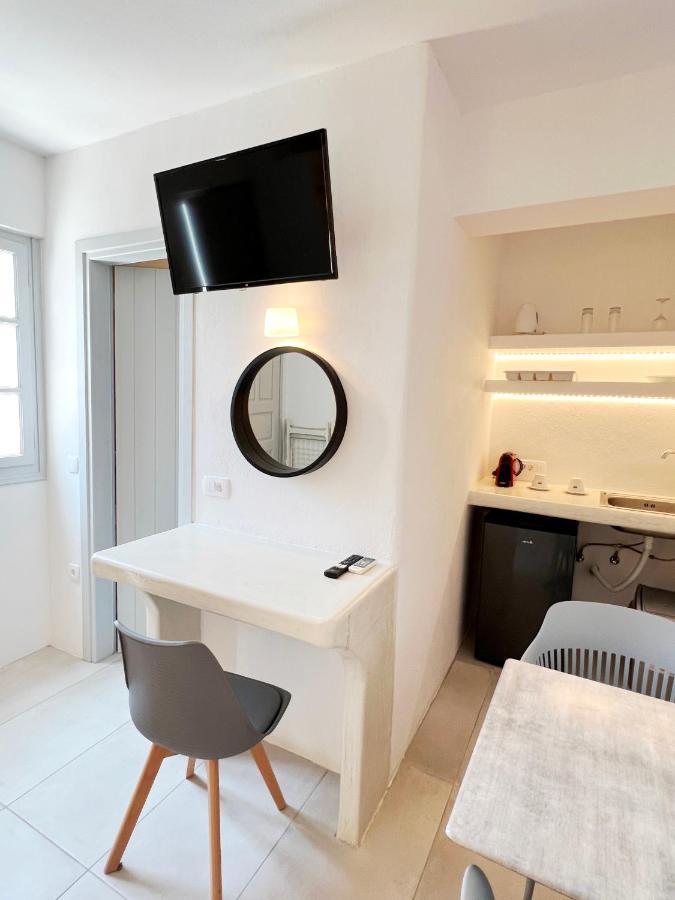 White Lily Suites & Lofts - Adults Only 16 Plus Perivolos  Exterior photo