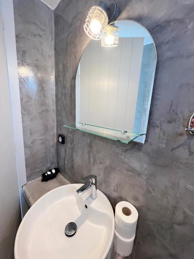 White Lily Suites & Lofts - Adults Only 16 Plus Perivolos  Exterior photo