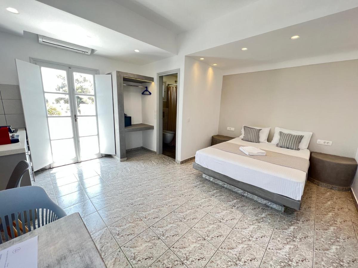 White Lily Suites & Lofts - Adults Only 16 Plus Perivolos  Exterior photo