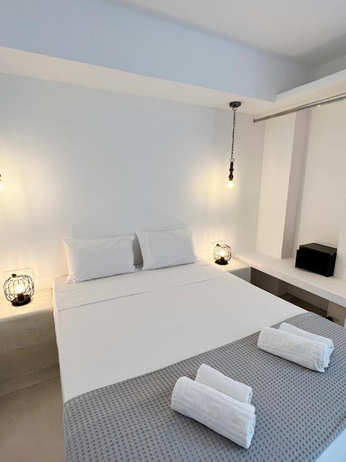 White Lily Suites & Lofts - Adults Only 16 Plus Perivolos  Exterior photo