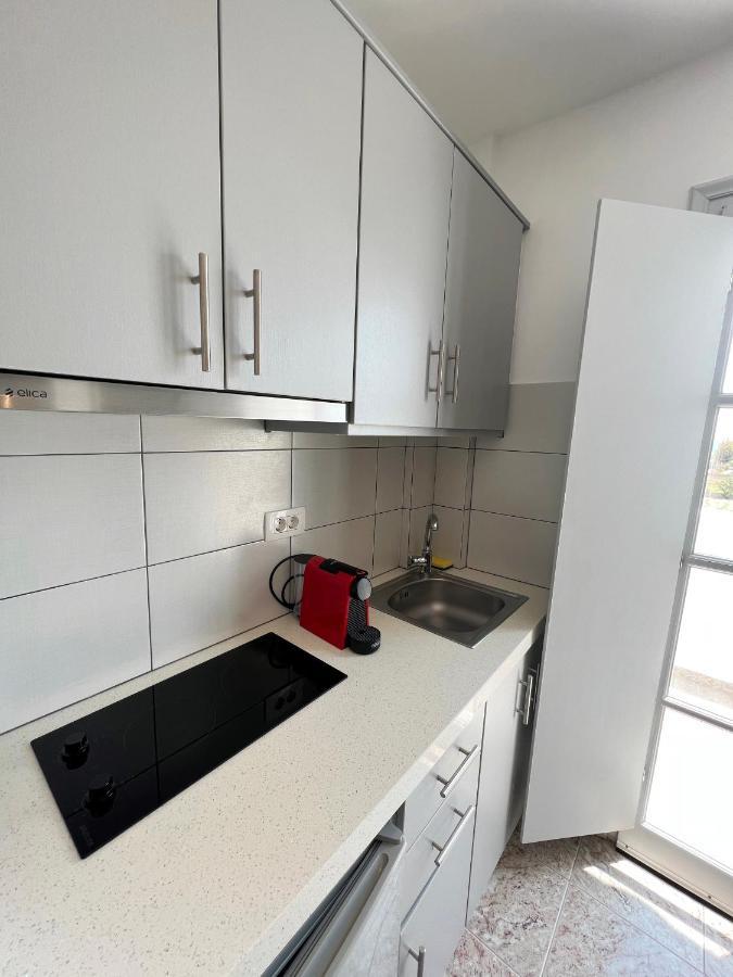 White Lily Suites & Lofts - Adults Only 16 Plus Perivolos  Exterior photo