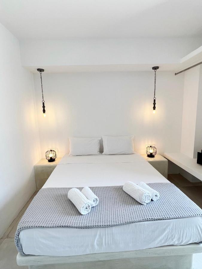 White Lily Suites & Lofts - Adults Only 16 Plus Perivolos  Exterior photo