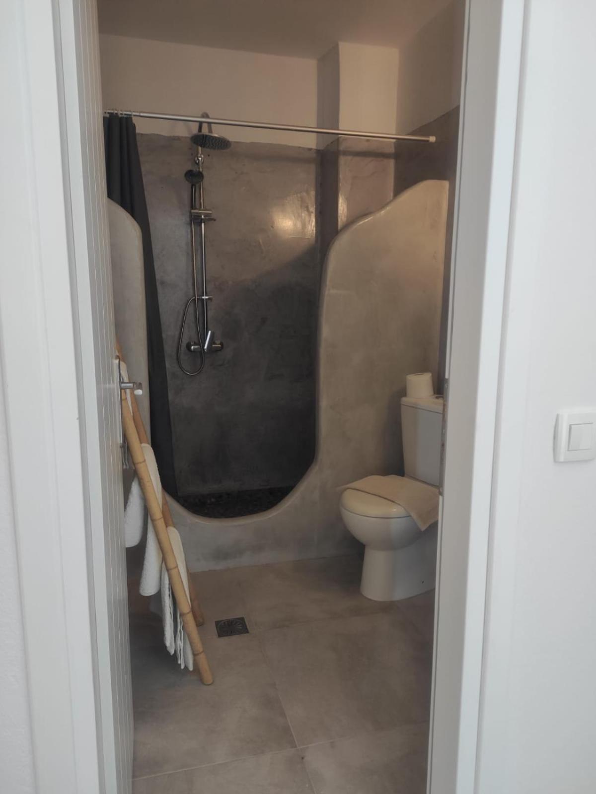 White Lily Suites & Lofts - Adults Only 16 Plus Perivolos  Exterior photo
